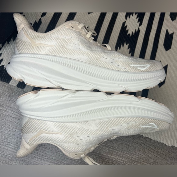HOKA ONE ONE® Clifton 9 Running Shoe Beige 9.5D - Picture 9 of 10